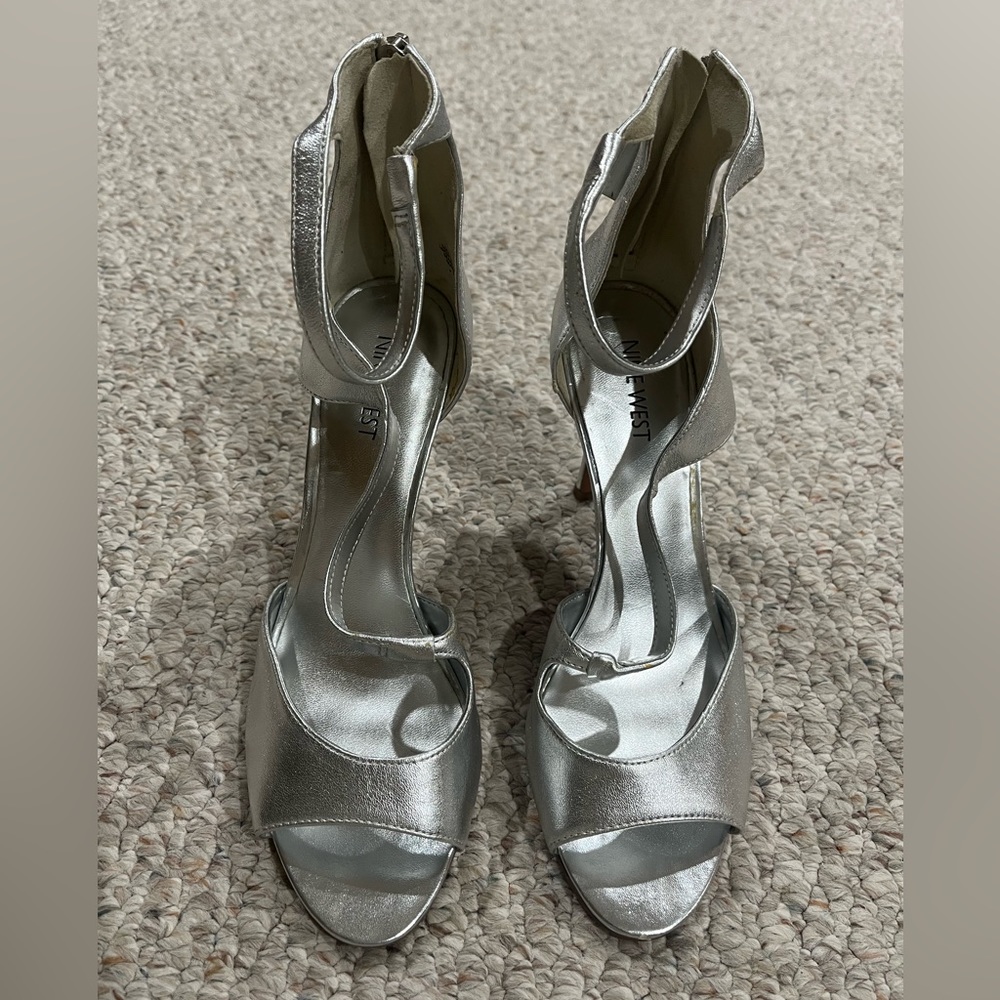 Nine West Silver Heels Size 8.5
